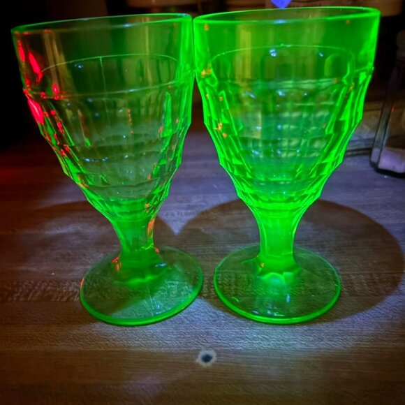 Pair of Hazel-Atlas “Colonial Block” Uranium Green Water Goblets – 5¾" Depressio - Picture 10 of 10